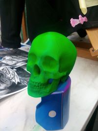 Skull mit Giftgr&uuml;nen Airbrush